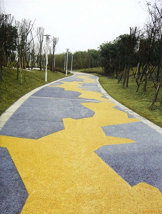 環(huán)氧地坪面漆起層，環(huán)氧地坪漆刷踢腳線(圖2)